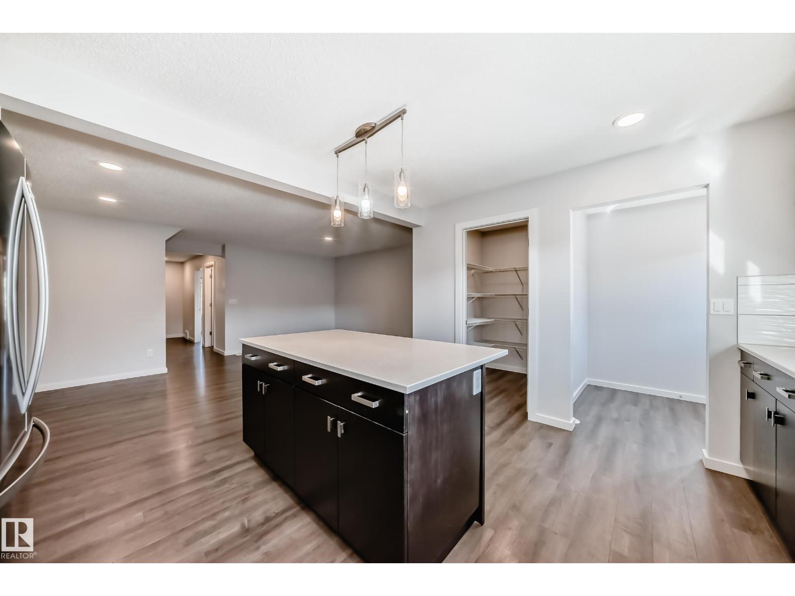 8723 221 St Nw, Edmonton, Alberta  T5T 7H7 - Photo 7 - E4462068