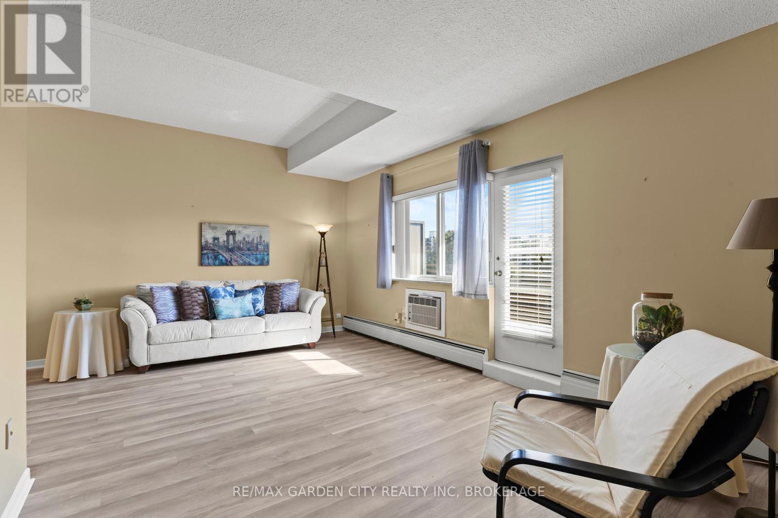 517 - 196 Scott Street, St. Catharines, Ontario  L2N 5T2 - Photo 12 - X12461790