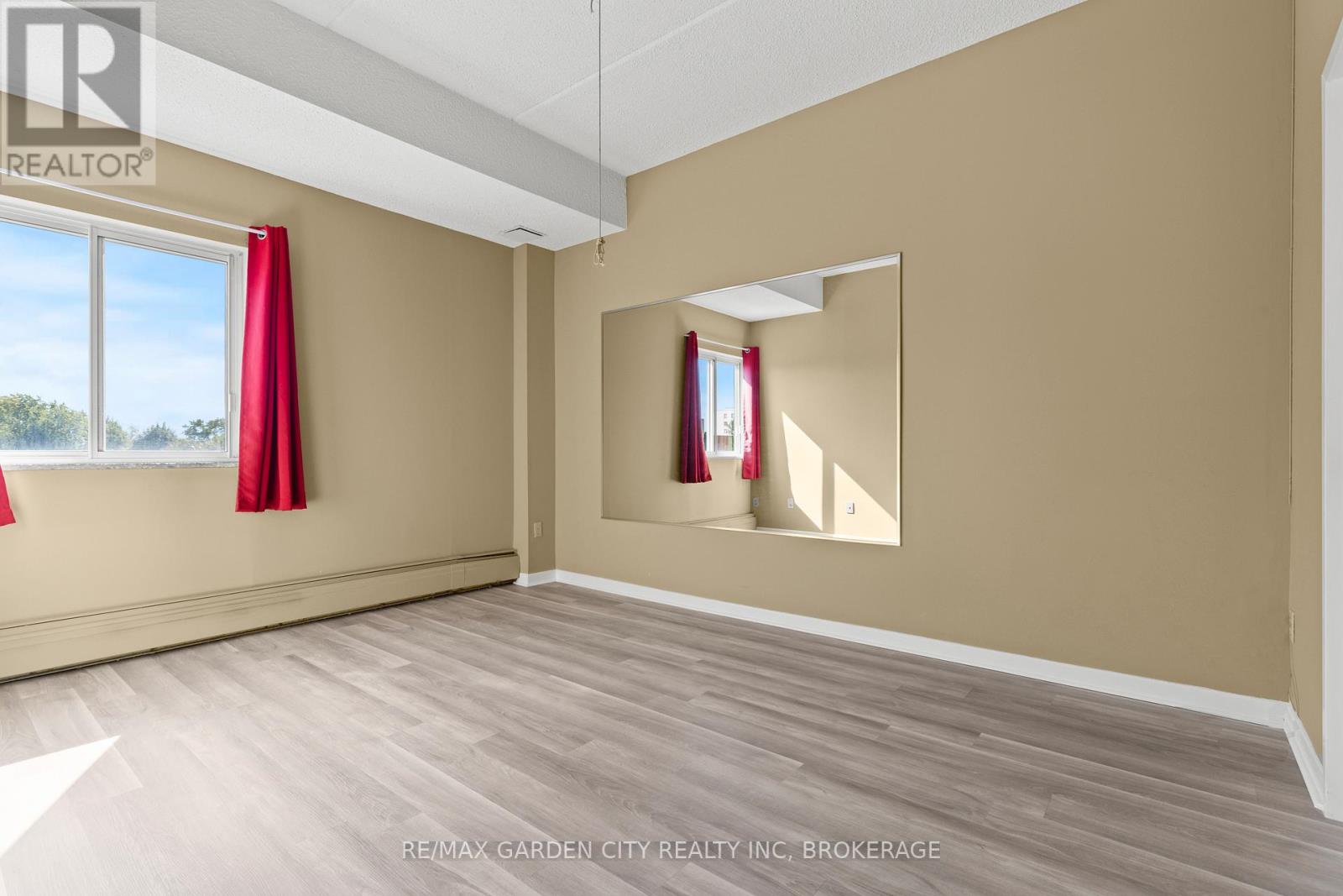 517 - 196 Scott Street, St. Catharines, Ontario  L2N 5T2 - Photo 20 - X12461790