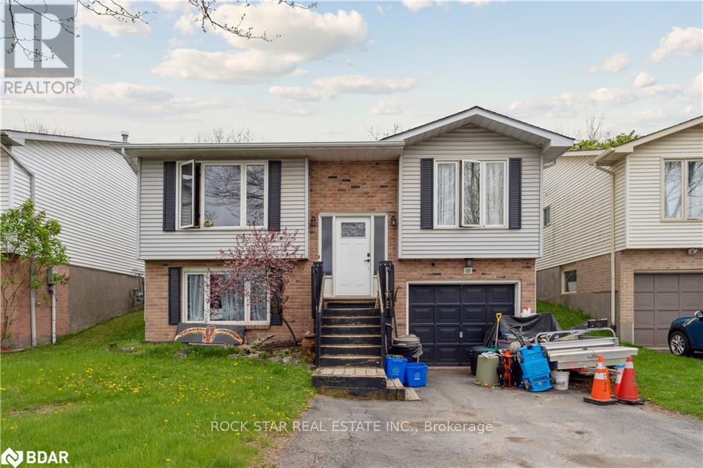 32 HEMLOCK STREET, St. Catharines, Ontario