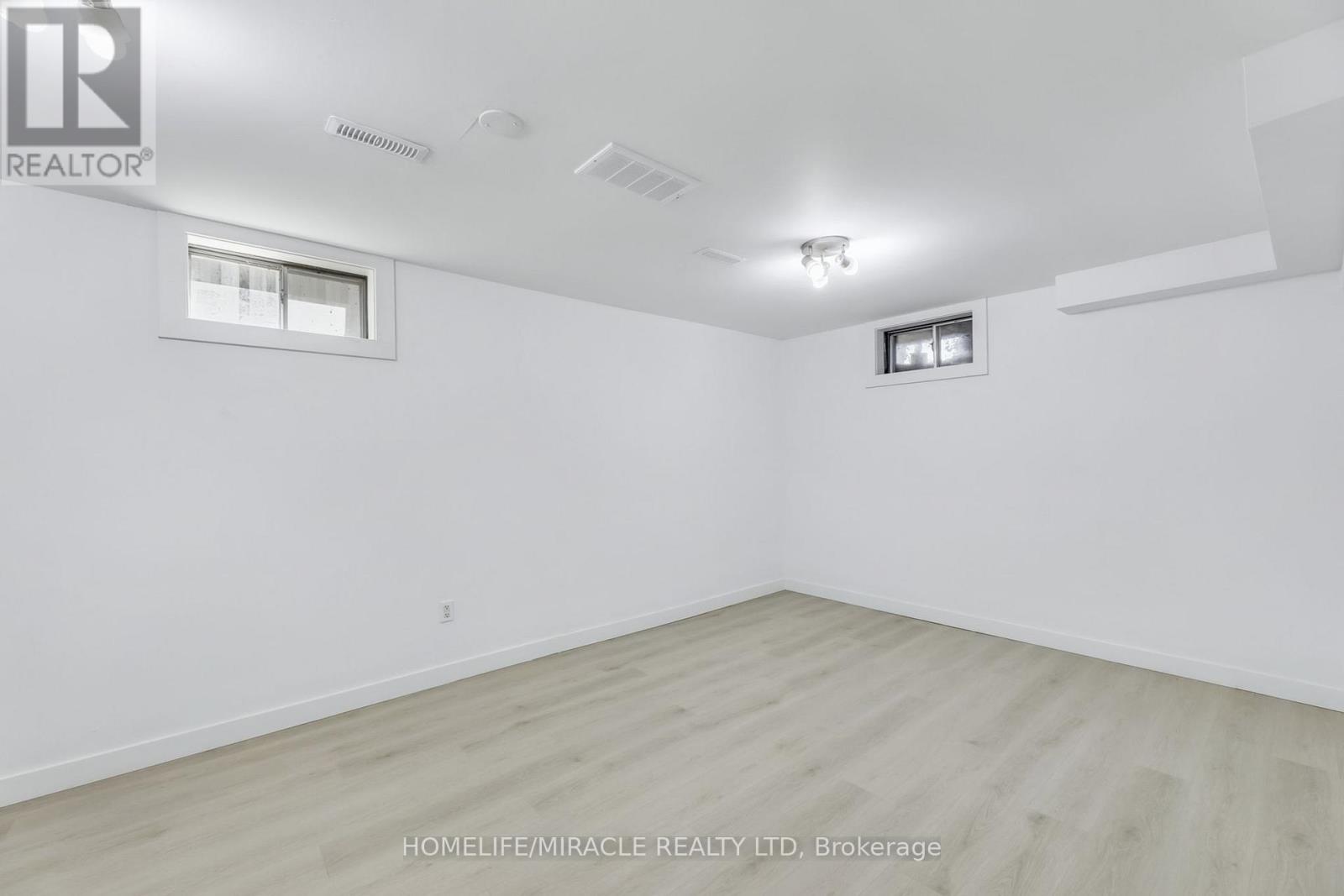 291 Portsmouth Crescent E, London East, Ontario  N5V 4E1 - Photo 18 - X12461781