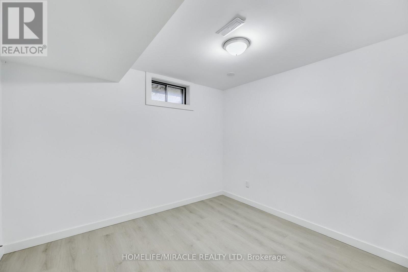 291 Portsmouth Crescent E, London East, Ontario  N5V 4E1 - Photo 20 - X12461781