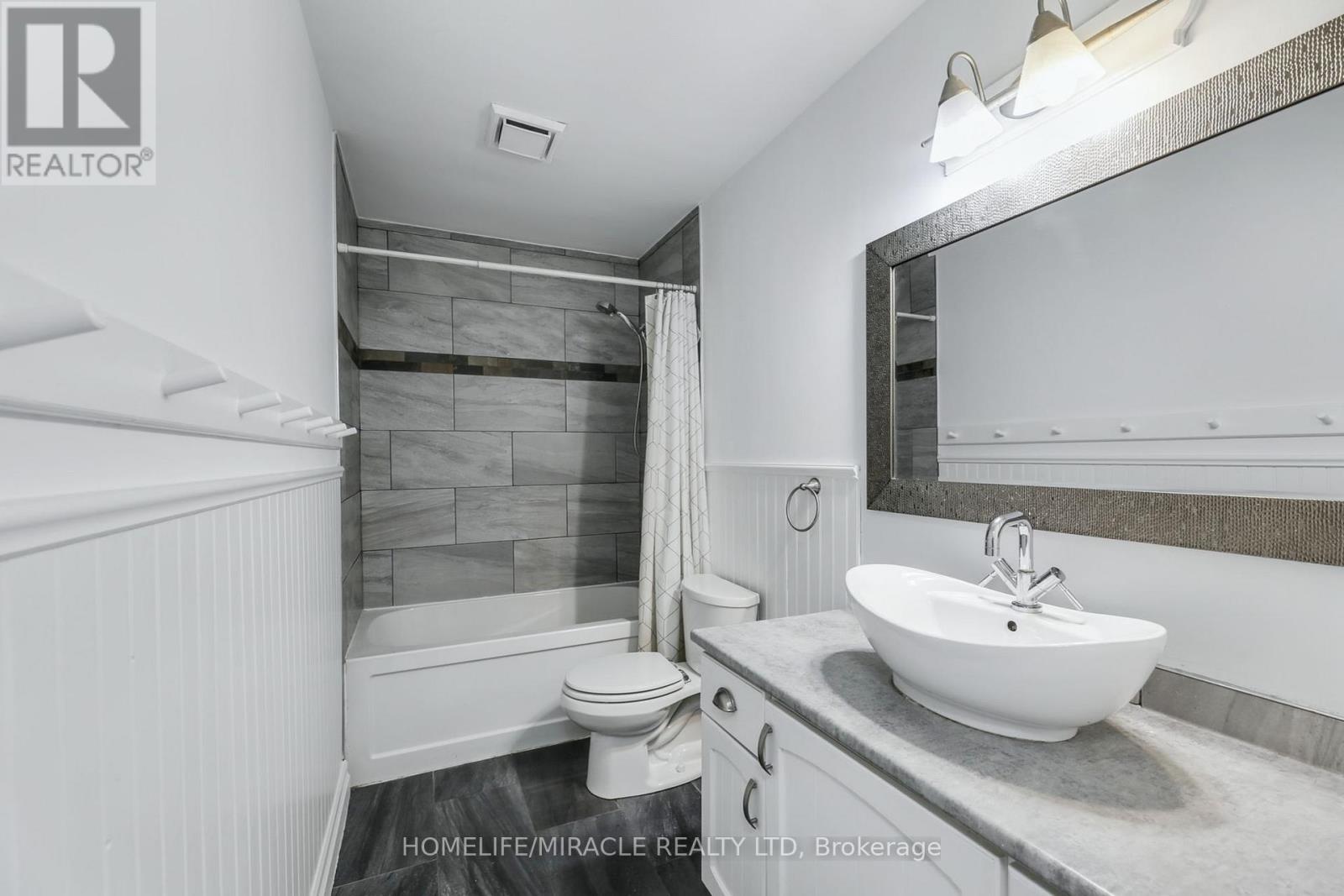 291 Portsmouth Crescent E, London East, Ontario  N5V 4E1 - Photo 23 - X12461781