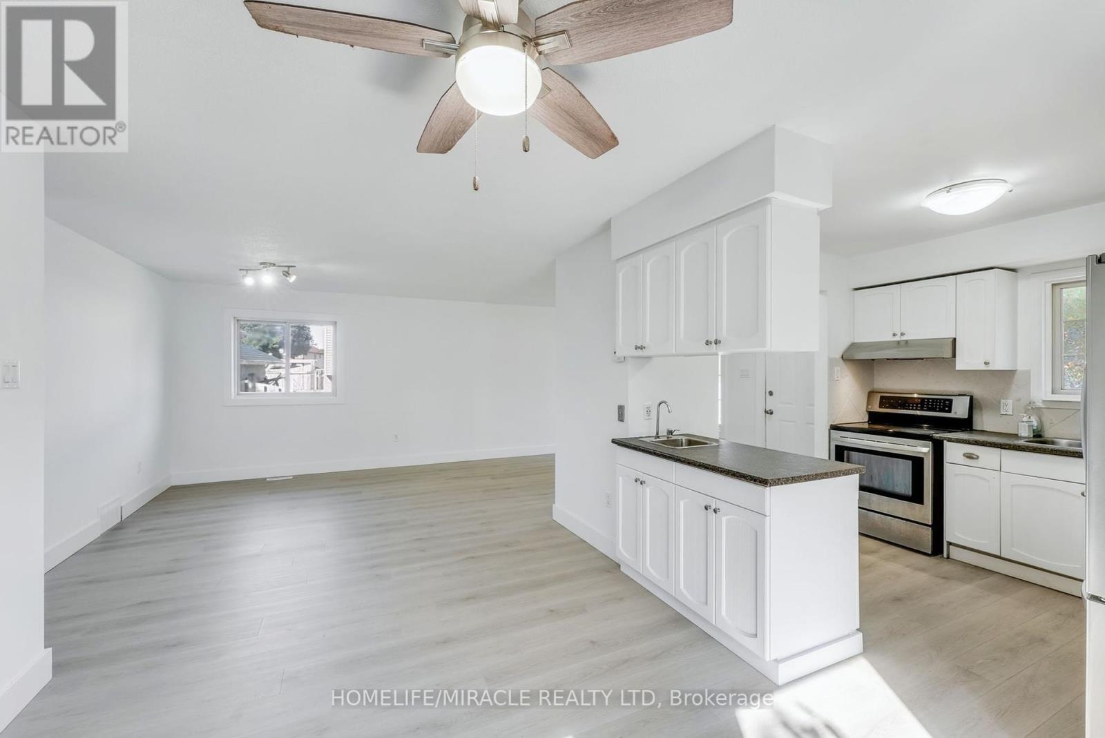 291 Portsmouth Crescent E, London East, Ontario  N5V 4E1 - Photo 5 - X12461781