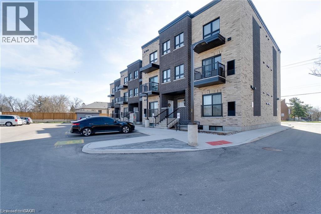600 Victoria Street S Unit# 20, Kitchener, Ontario  N2M 0C3 - Photo 1 - 40779089