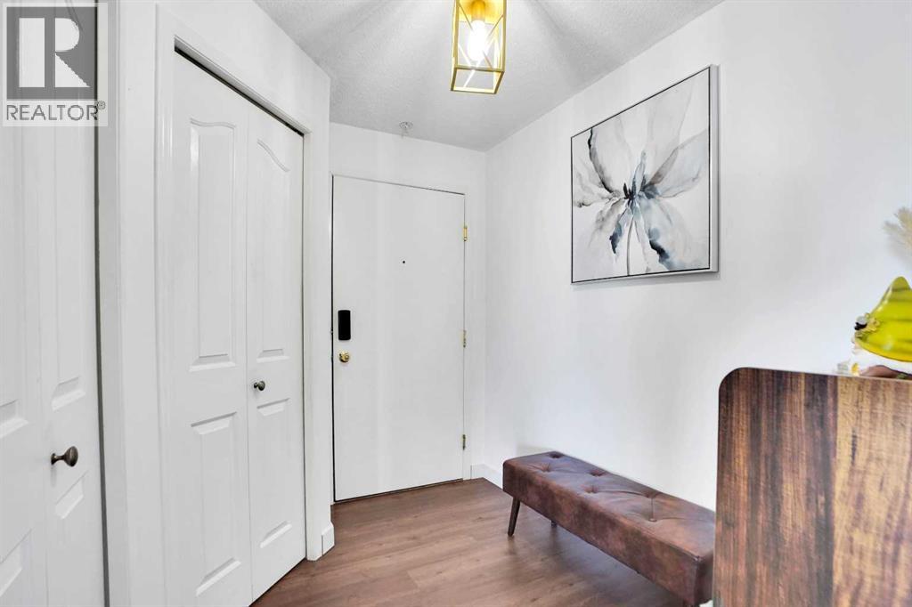 301, 6000 Somervale Court Sw, Calgary, Alberta  T2Y 4J4 - Photo 2 - A2264166
