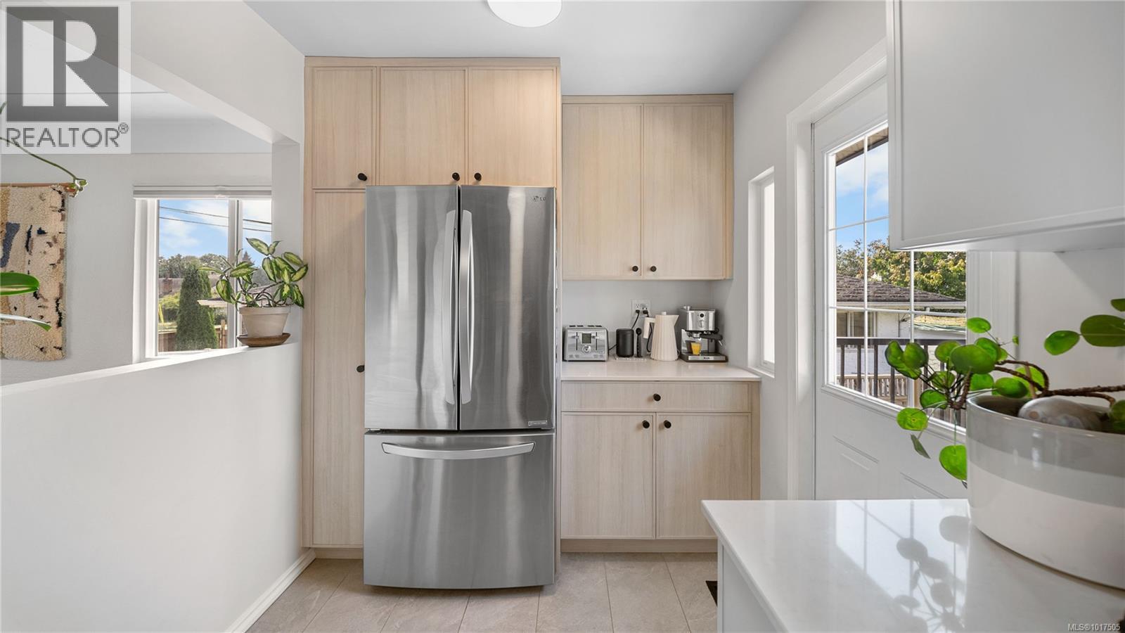 2720 Foul Bay Rd, Saanich, British Columbia  V8R 5B7 - Photo 14 - 1017505