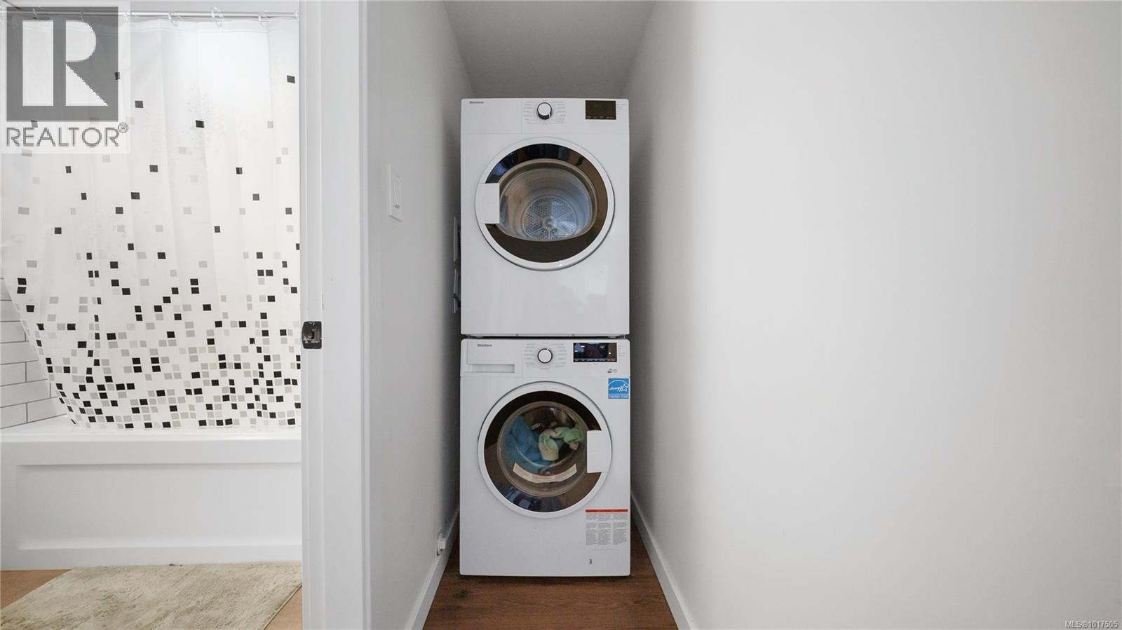 2720 Foul Bay Rd, Saanich, British Columbia  V8R 5B7 - Photo 32 - 1017505