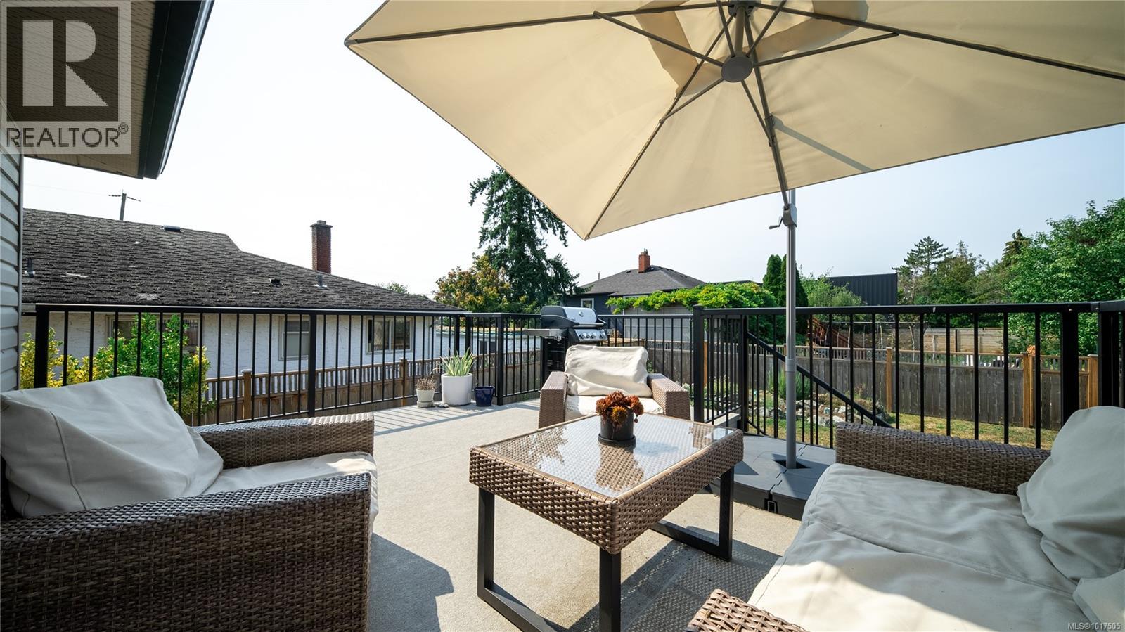 2720 Foul Bay Rd, Saanich, British Columbia  V8R 5B7 - Photo 36 - 1017505