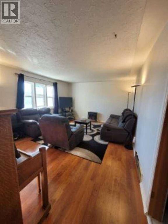 2219 41 Street Se, Calgary, Alberta  T2B 1C8 - Photo 4 - A2262307