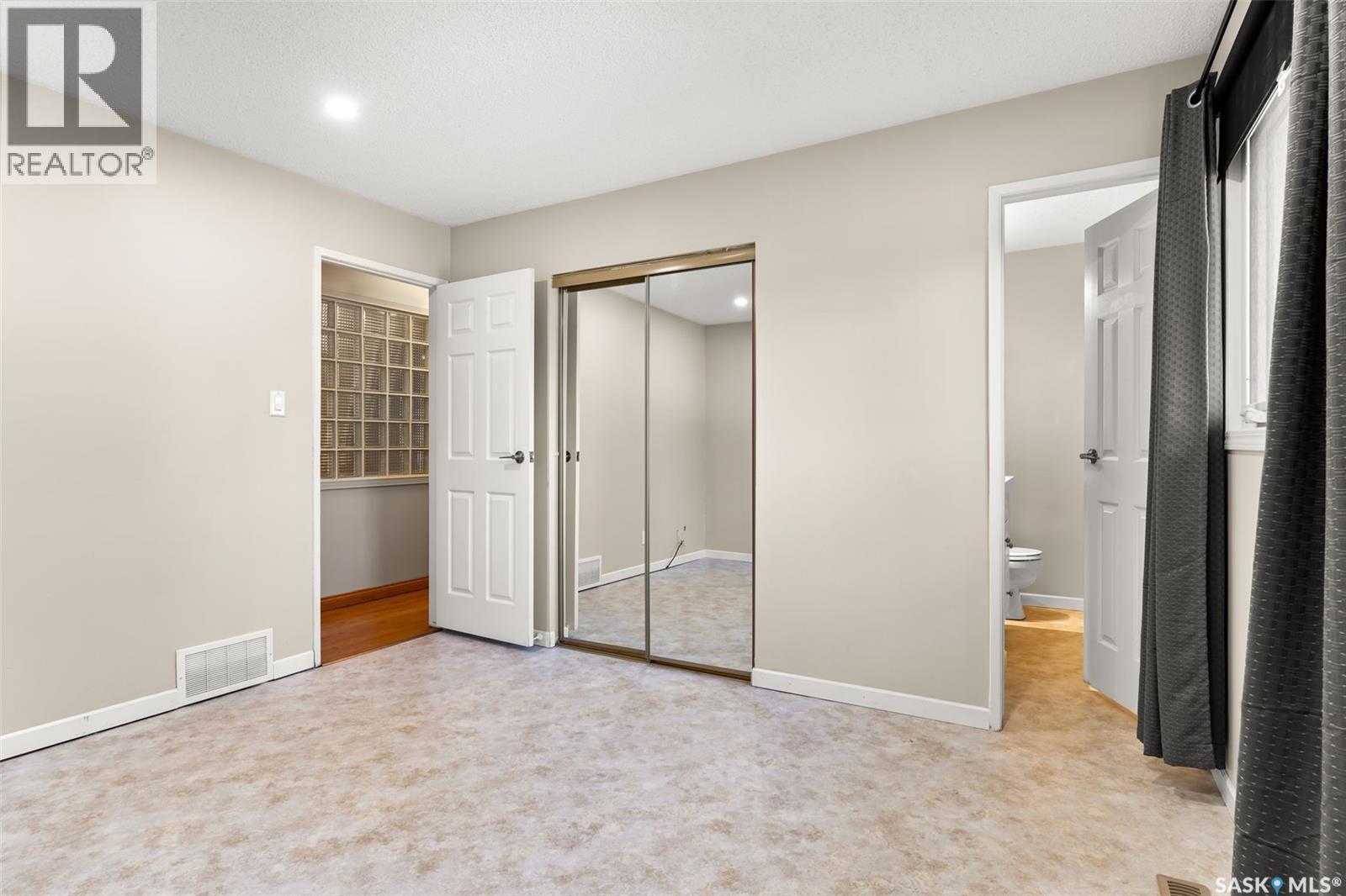 12 Jackson Bay, Regina, Saskatchewan  S4R 6Y8 - Photo 17 - SK020811