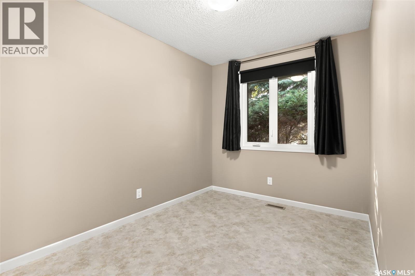 12 Jackson Bay, Regina, Saskatchewan  S4R 6Y8 - Photo 19 - SK020811