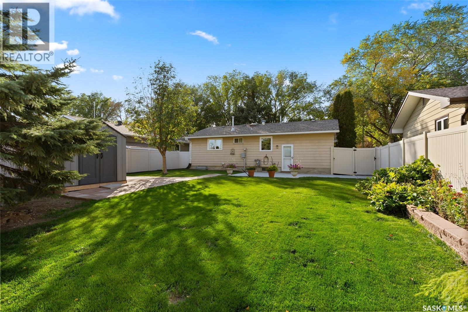 12 Jackson Bay, Regina, Saskatchewan  S4R 6Y8 - Photo 40 - SK020811