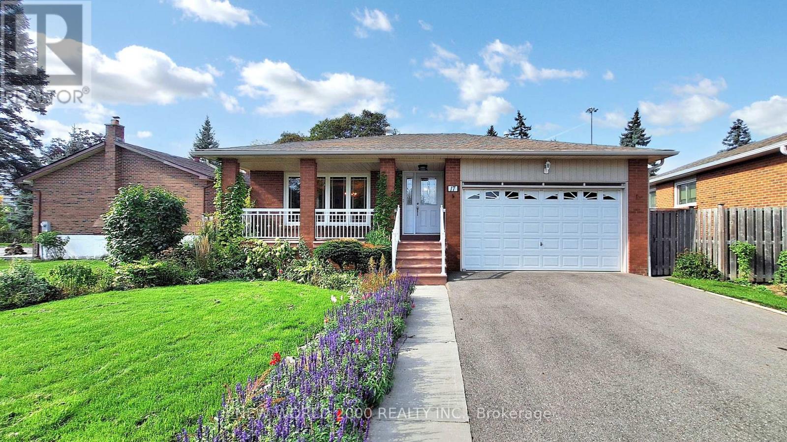 17 SQUIREWOOD ROAD, Toronto, Ontario