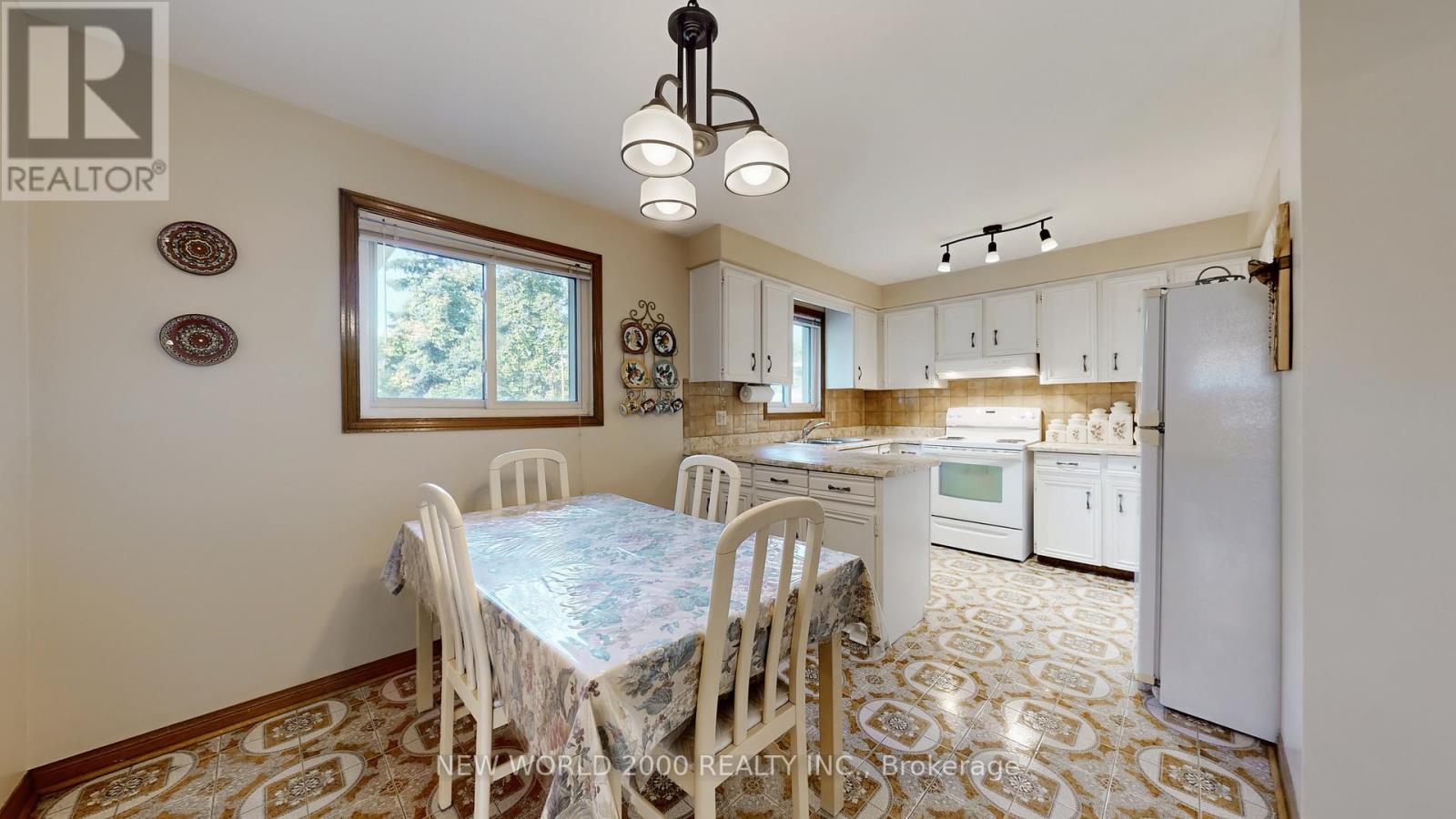 17 Squirewood Road, Toronto, Ontario  M2J 4T2 - Photo 14 - C12461814