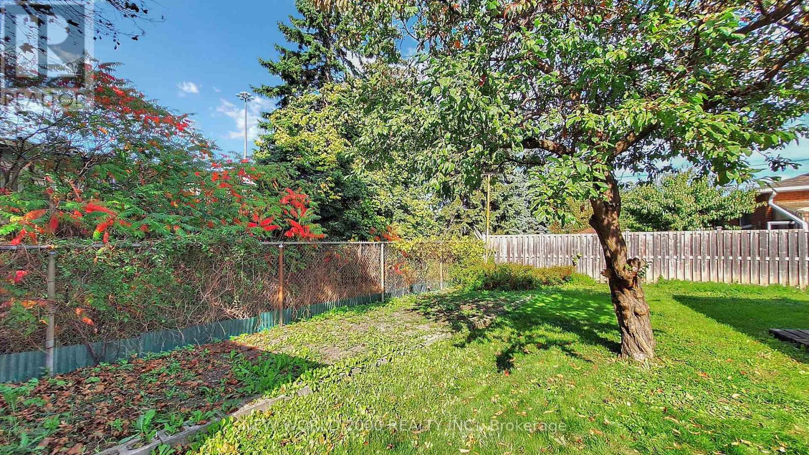 17 Squirewood Road, Toronto, Ontario  M2J 4T2 - Photo 37 - C12461814