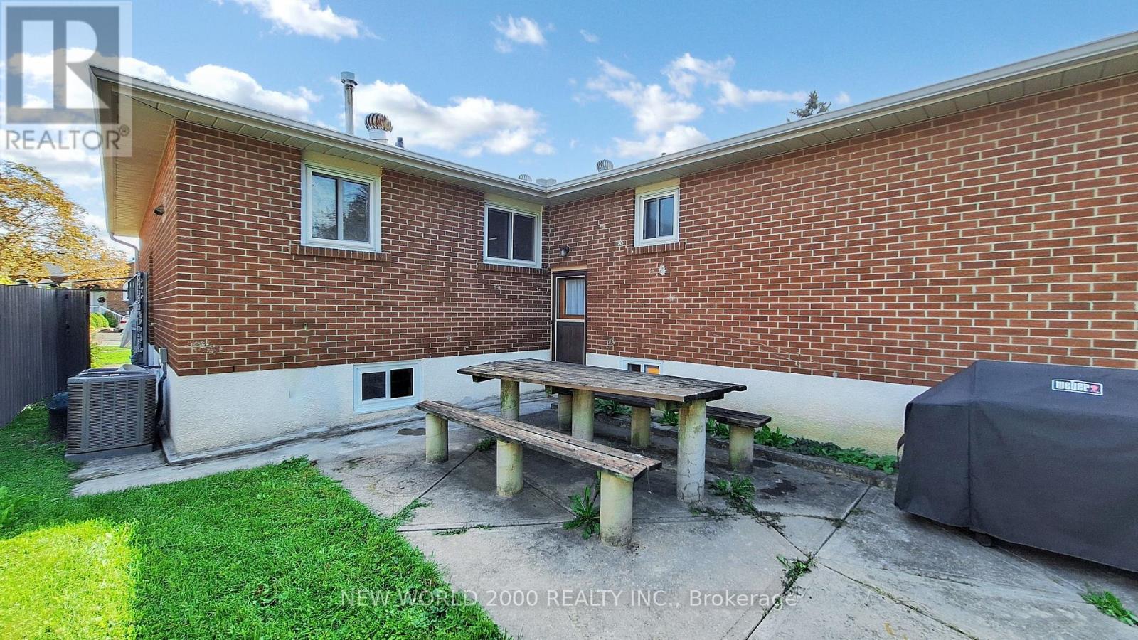 17 Squirewood Road, Toronto, Ontario  M2J 4T2 - Photo 39 - C12461814