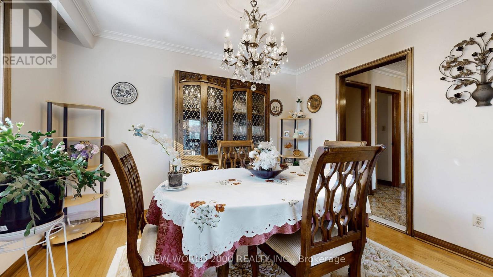 17 Squirewood Road, Toronto, Ontario  M2J 4T2 - Photo 9 - C12461814