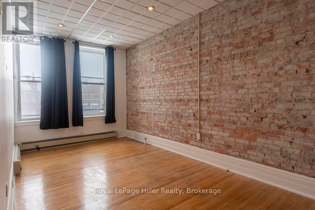 21 Market Place, Stratford, Ontario  N5A 1A4 - Photo 35 - X12447018