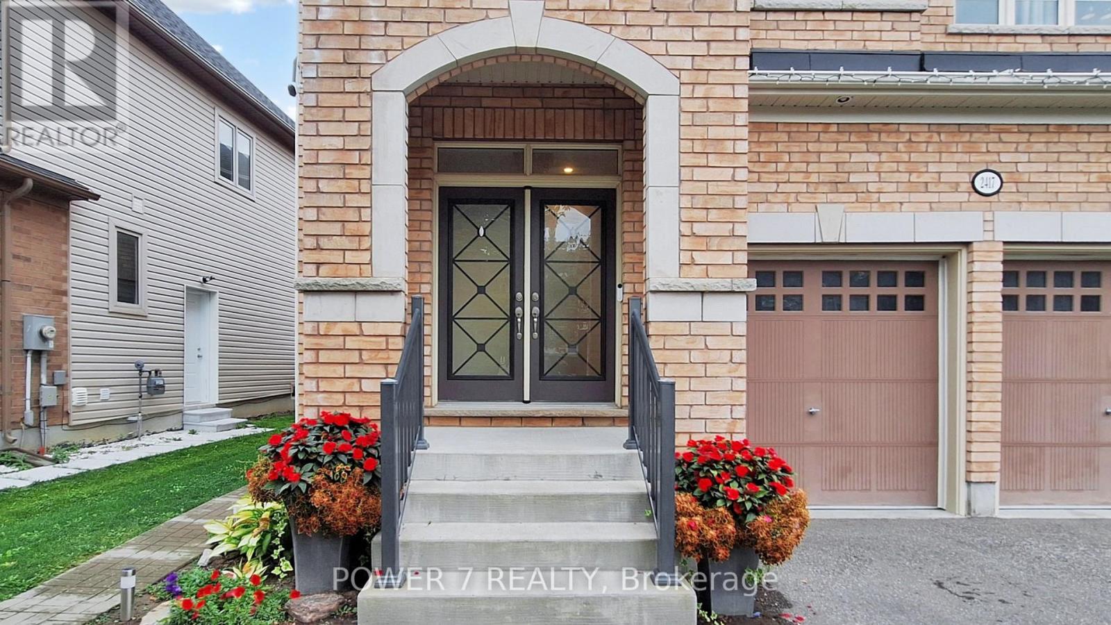 2417 DRESS CIRCLE CRESCENT, Oshawa, Ontario