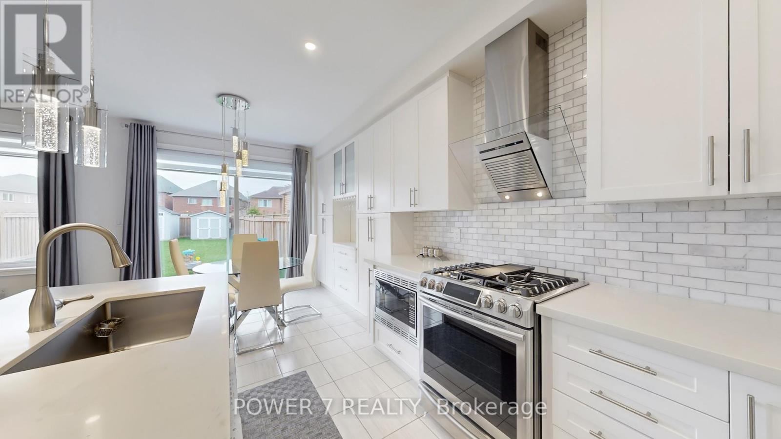 2417 Dress Circle Crescent, Oshawa, Ontario  L1L 0L9 - Photo 12 - E12461811