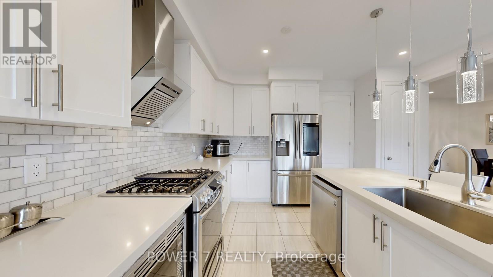 2417 Dress Circle Crescent, Oshawa, Ontario  L1L 0L9 - Photo 13 - E12461811