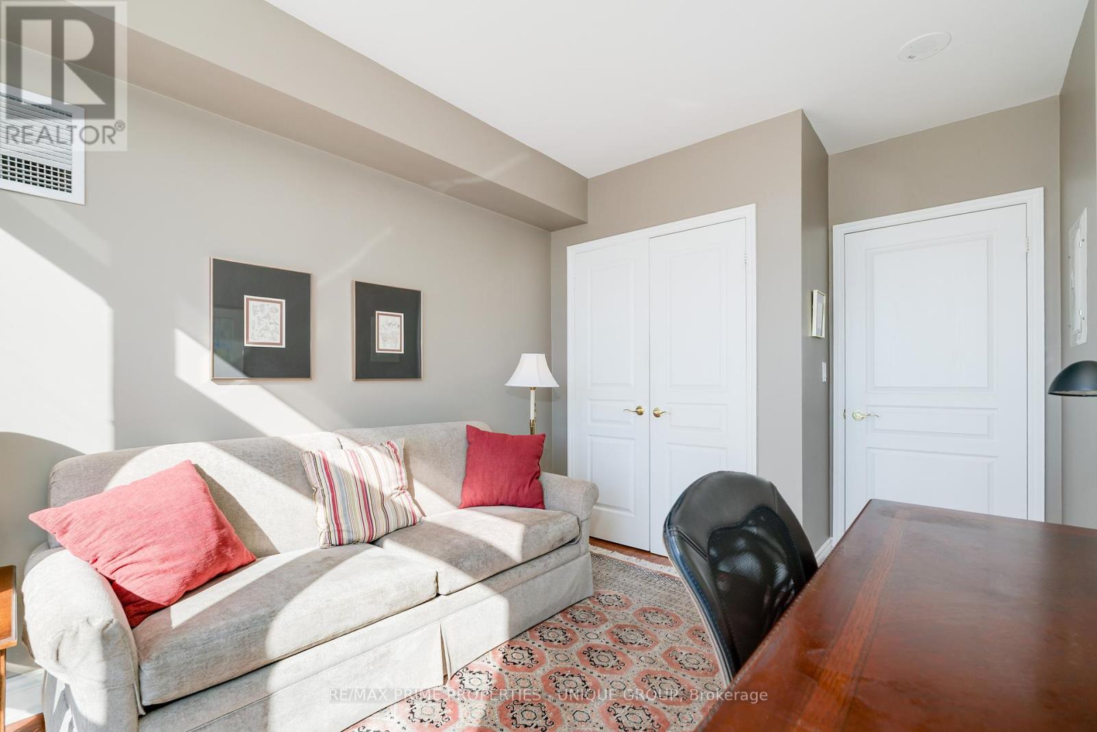 1404 - 10 Delisle Avenue, Toronto (Yonge-St. Clair), Ontario  M4V 3C6 - Photo 25 - C12460947