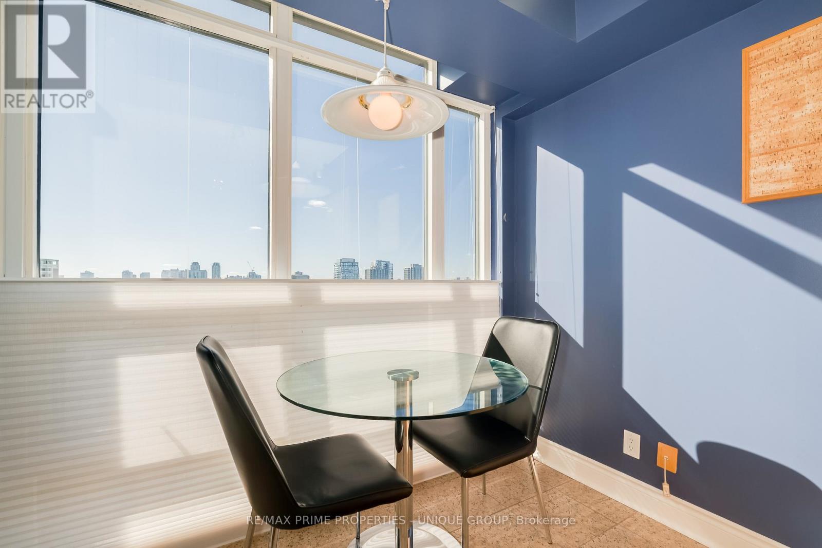 1404 - 10 Delisle Avenue, Toronto (Yonge-St. Clair), Ontario  M4V 3C6 - Photo 14 - C12460947