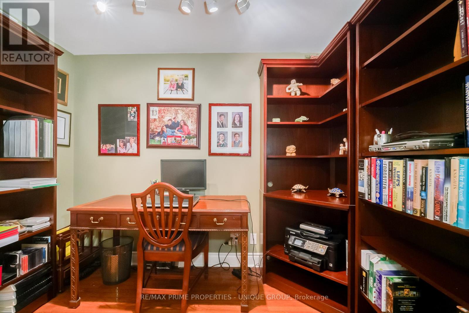 1404 - 10 Delisle Avenue, Toronto (Yonge-St. Clair), Ontario  M4V 3C6 - Photo 29 - C12460947