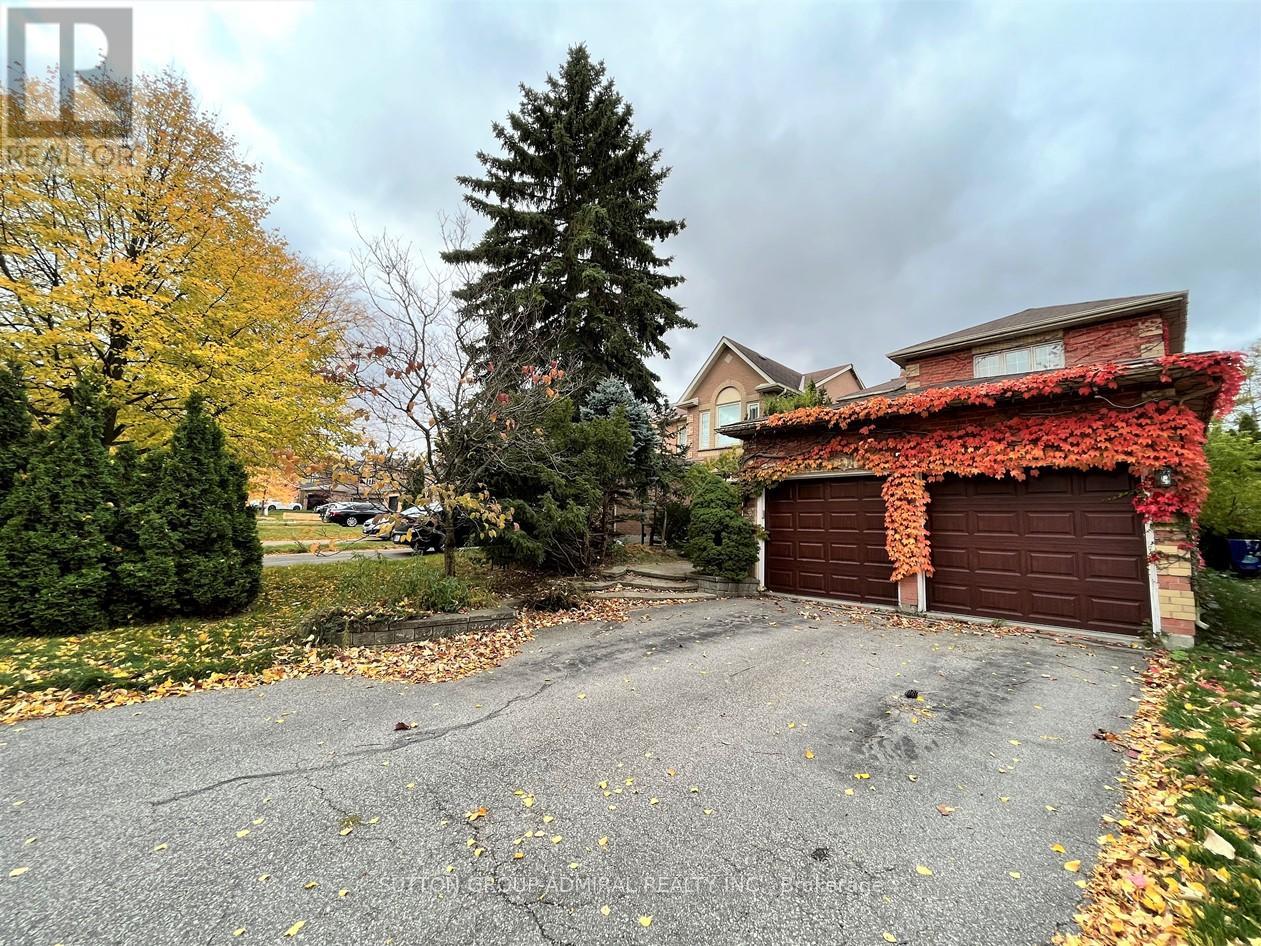 71 Covent Crescent, Aurora (Aurora Highlands), Ontario  L4G 6R1 - Photo 2 - N12461804