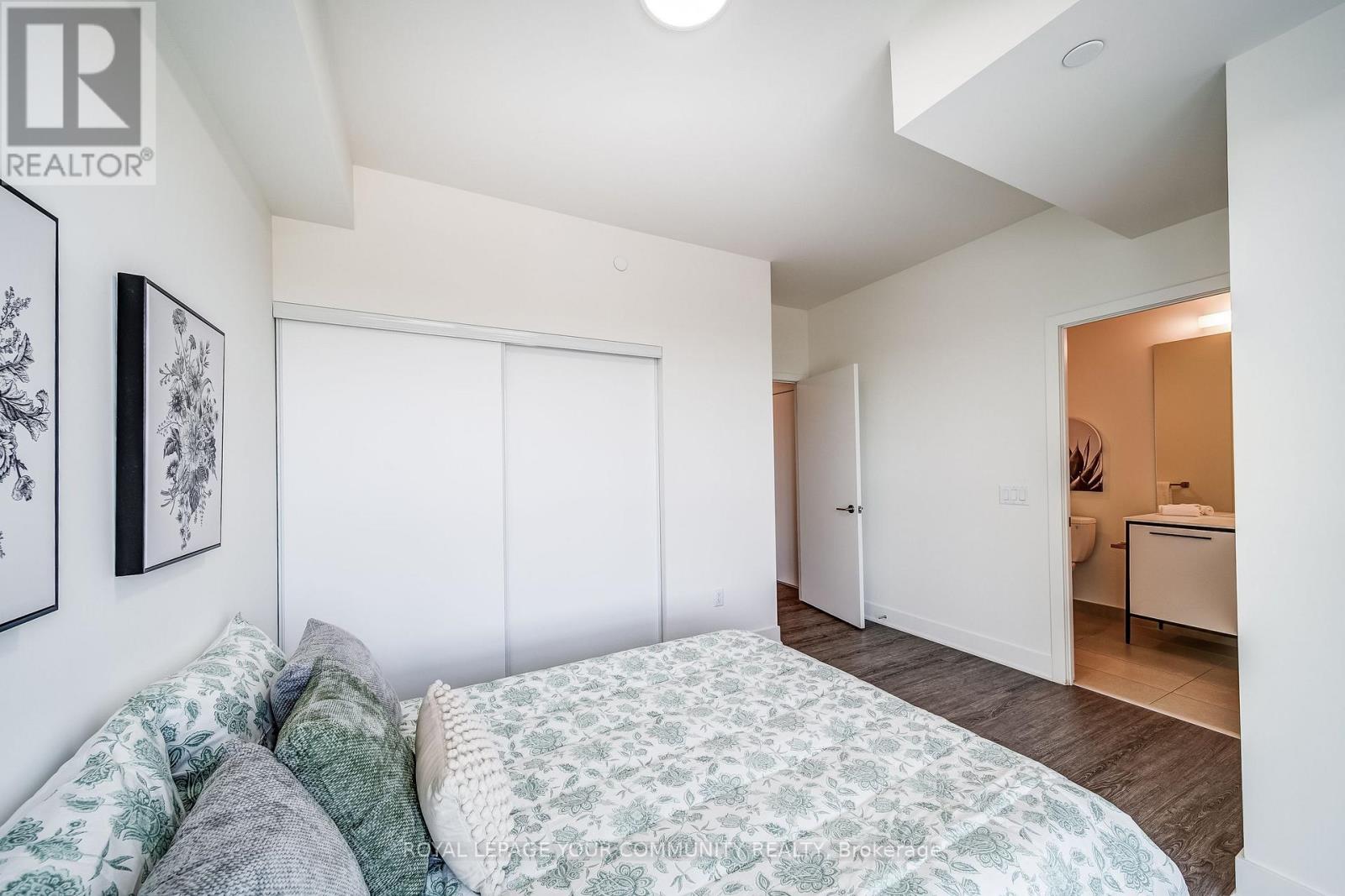 1110 - 185 Deerfield Road, Newmarket (Central Newmarket), Ontario  L3Y 0G7 - Photo 12 - N12461826
