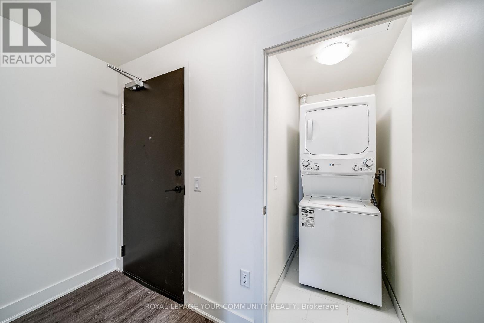 1110 - 185 Deerfield Road, Newmarket (Central Newmarket), Ontario  L3Y 0G7 - Photo 7 - N12461826
