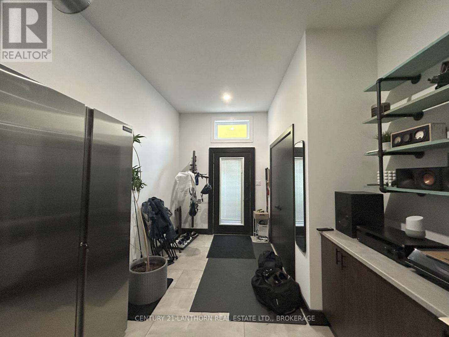 2 - 302 Montreal Street, Kingston, Ontario  K7K 3G8 - Photo 3 - X12434763