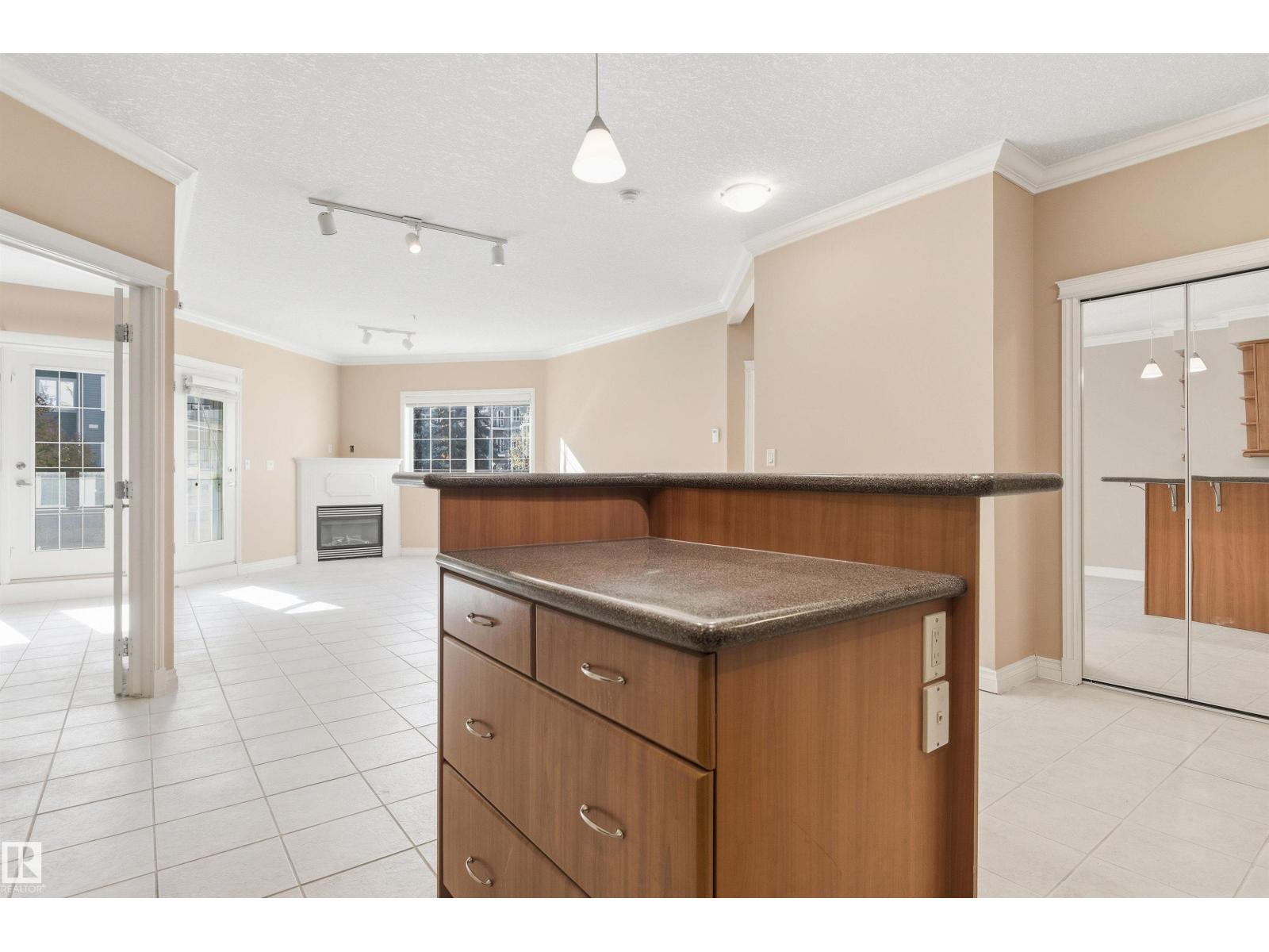 #208 10116 80 Av Nw, Edmonton, Alberta  T6E 6V7 - Photo 2 - E4462070