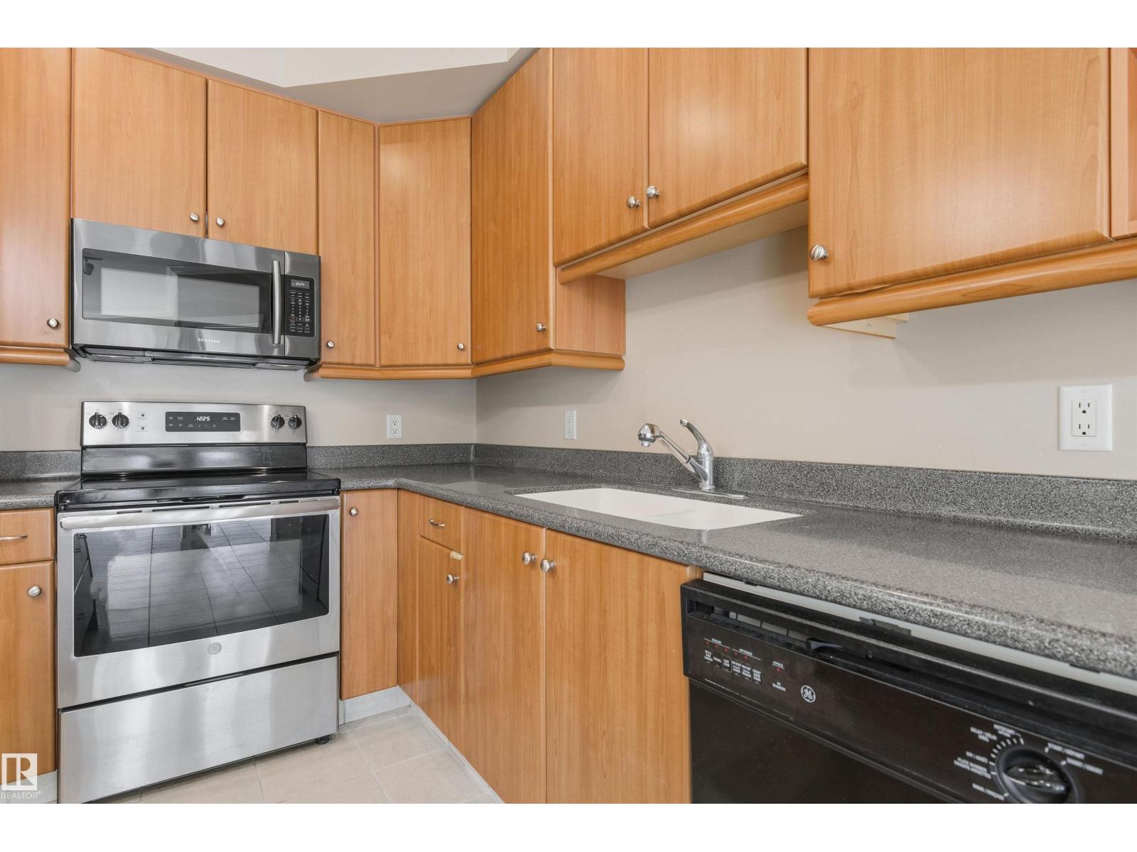 #208 10116 80 Av Nw, Edmonton, Alberta  T6E 6V7 - Photo 3 - E4462070