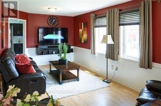 95 Bunchberry Way, Brampton (Sandringham-Wellington), Ontario  L6R 2E8 - Photo 12 - W12461797