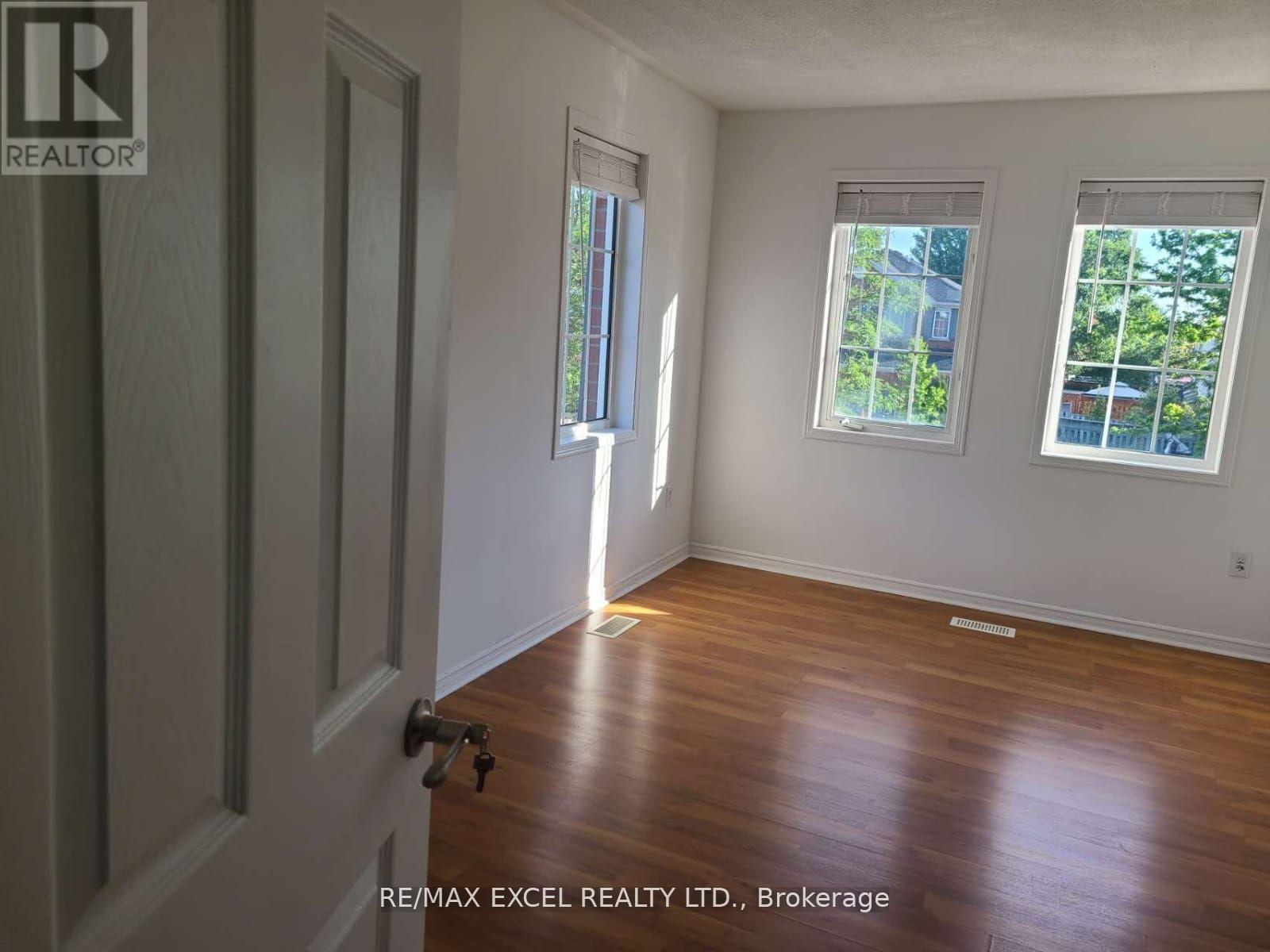 95 Bunchberry Way, Brampton (Sandringham-Wellington), Ontario  L6R 2E8 - Photo 7 - W12461797