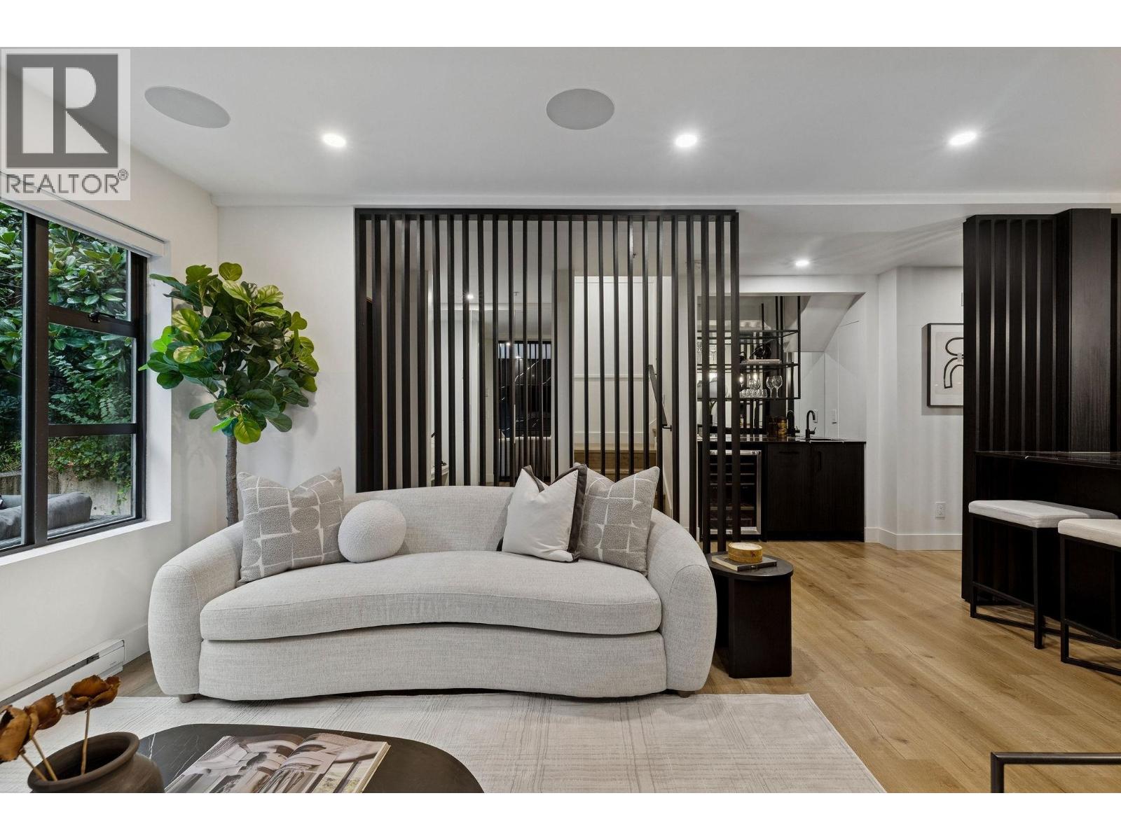 104 2119 Yew Street, Vancouver, British Columbia  V6K 3G6 - Photo 2 - R3058414