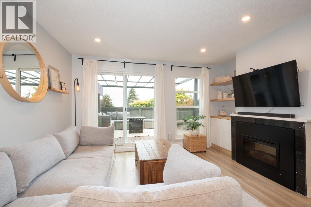 31 900 W 17th Street, North Vancouver, British Columbia  V7P 3K5 - Photo 3 - R3058430