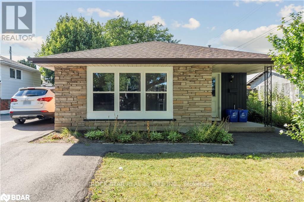 10 SYCAMORE STREET, Hamilton, Ontario