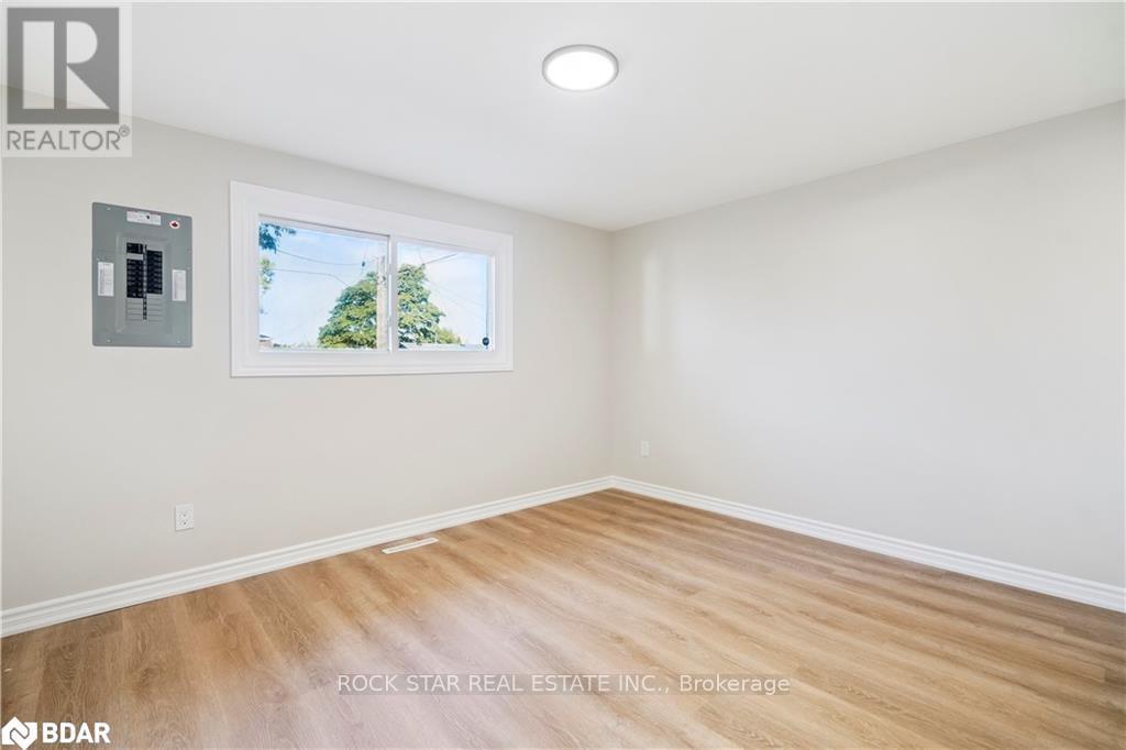 10 Sycamore Street, Hamilton, Ontario  L8T 3N7 - Photo 16 - X12461793