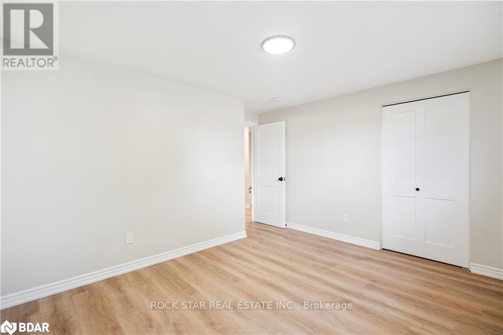 10 Sycamore Street, Hamilton, Ontario  L8T 3N7 - Photo 17 - X12461793