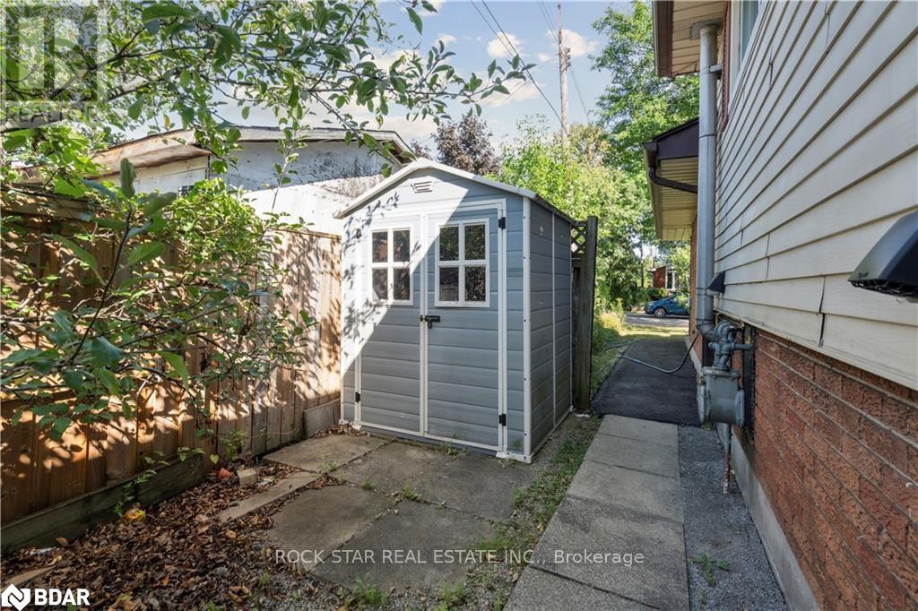 10 Sycamore Street, Hamilton, Ontario  L8T 3N7 - Photo 30 - X12461793