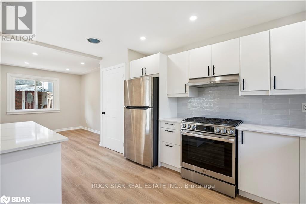 10 Sycamore Street, Hamilton, Ontario  L8T 3N7 - Photo 9 - X12461793