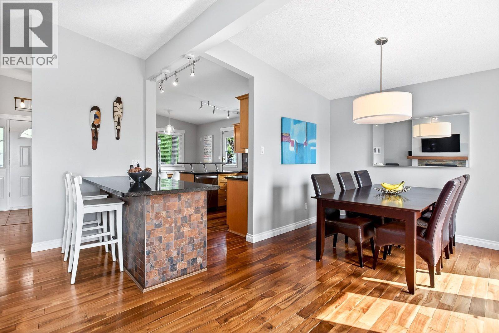 320 Dartmoor Drive, Coquitlam, British Columbia  V3K 5R3 - Photo 11 - R3058395