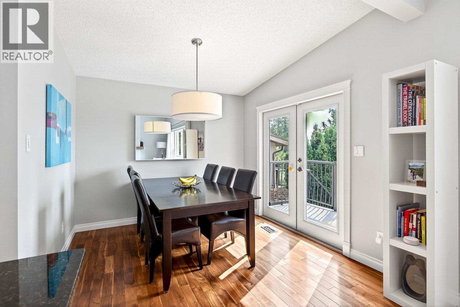 320 Dartmoor Drive, Coquitlam, British Columbia  V3K 5R3 - Photo 12 - R3058395