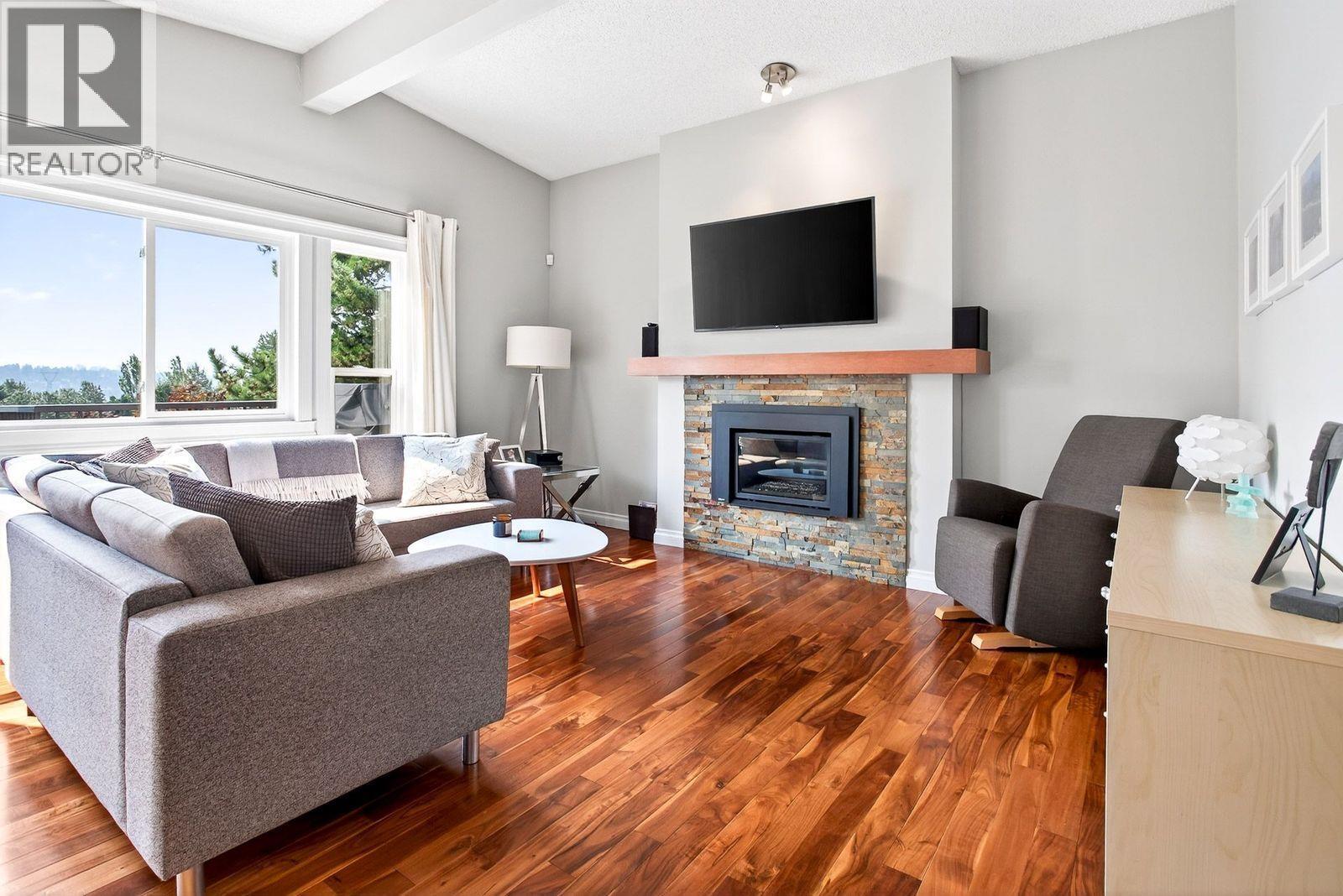 320 Dartmoor Drive, Coquitlam, British Columbia  V3K 5R3 - Photo 5 - R3058395