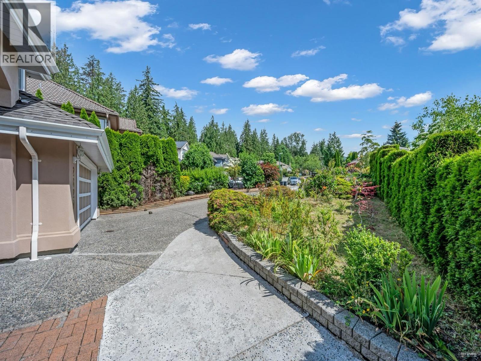 2620 Limestone Place, Coquitlam, British Columbia  V3E 2V1 - Photo 3 - R3058413