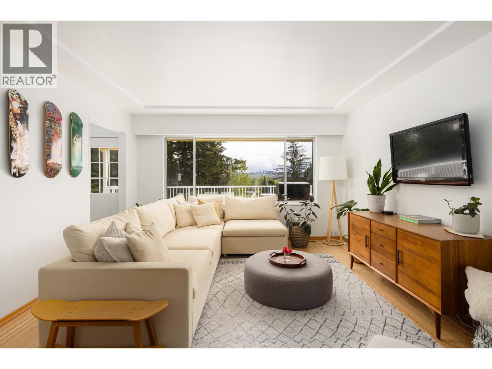 1231 Cloverley Street, North Vancouver, British Columbia  V7L 1N7 - Photo 1 - R3058441