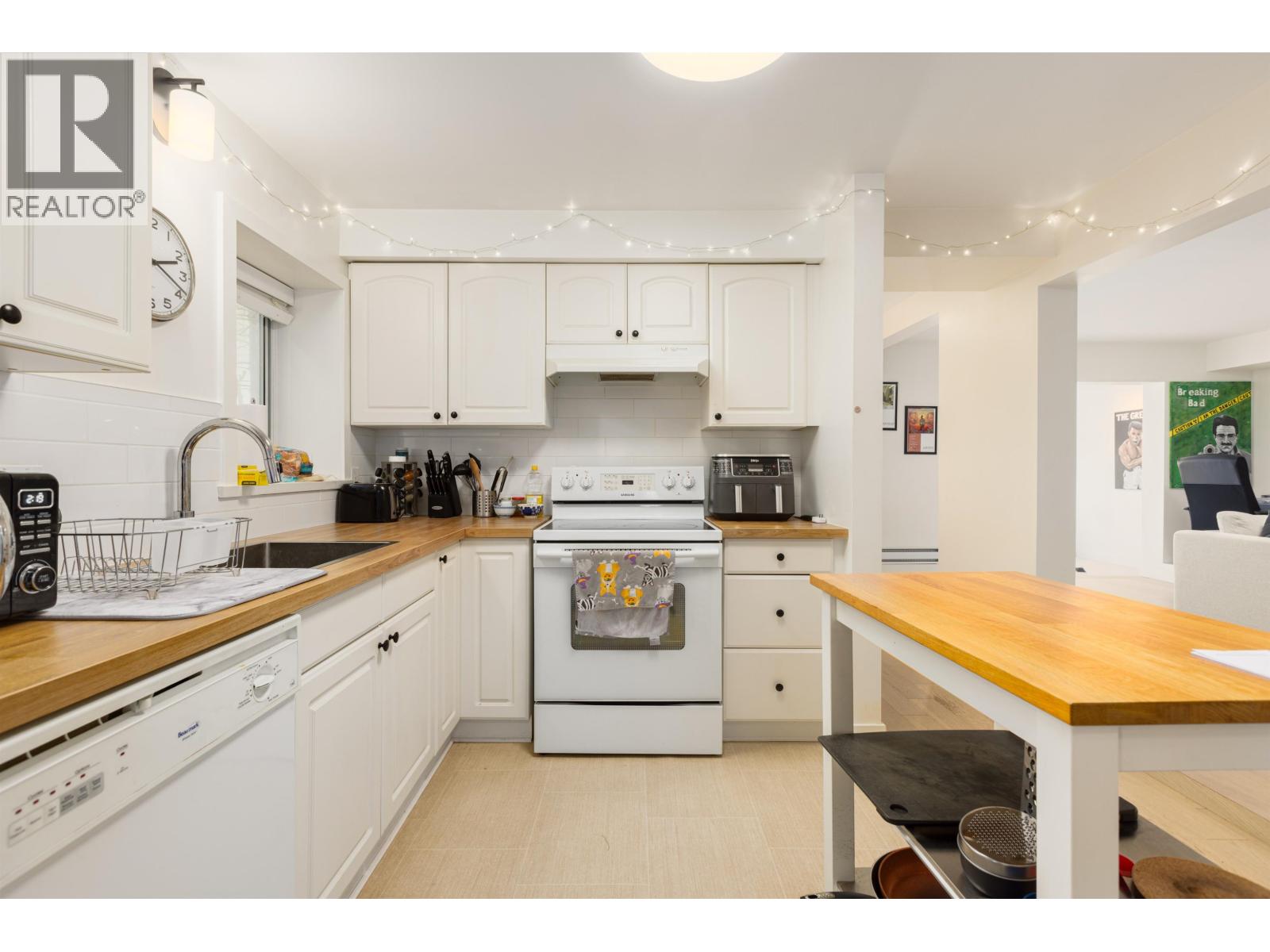 1231 Cloverley Street, North Vancouver, British Columbia  V7L 1N7 - Photo 21 - R3058441